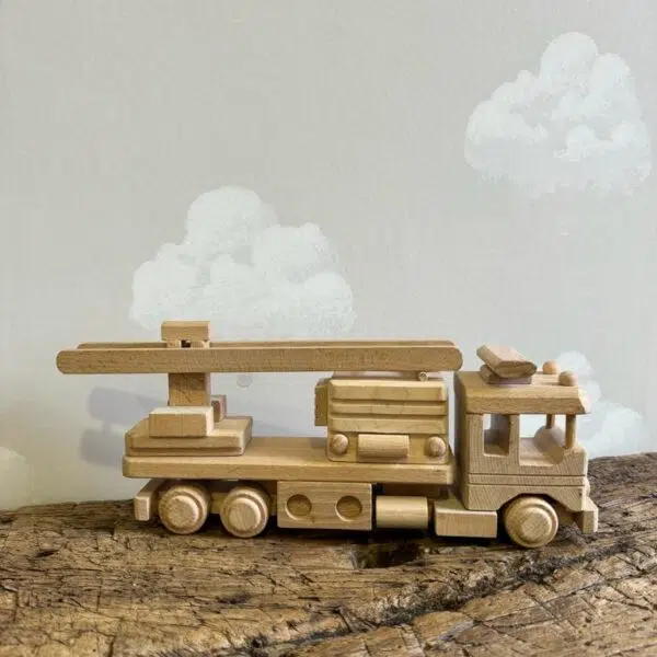Camion de pompier en bois